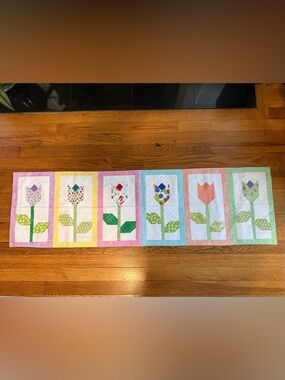 Tulip Patchwork Quilt Runner in Pastel Borders